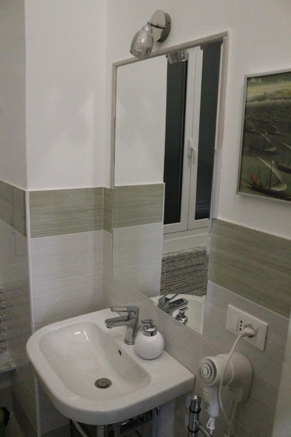 Rooms 18A Генуа Екстериор снимка
